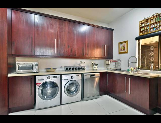 4 BEDROOM HOUSE FOR SALE IN GLENVISTA